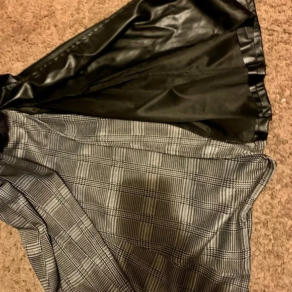 NWT Original Brova trench coat faux leather with plaid pattern 🩶🖤 - Picture 4 of 12